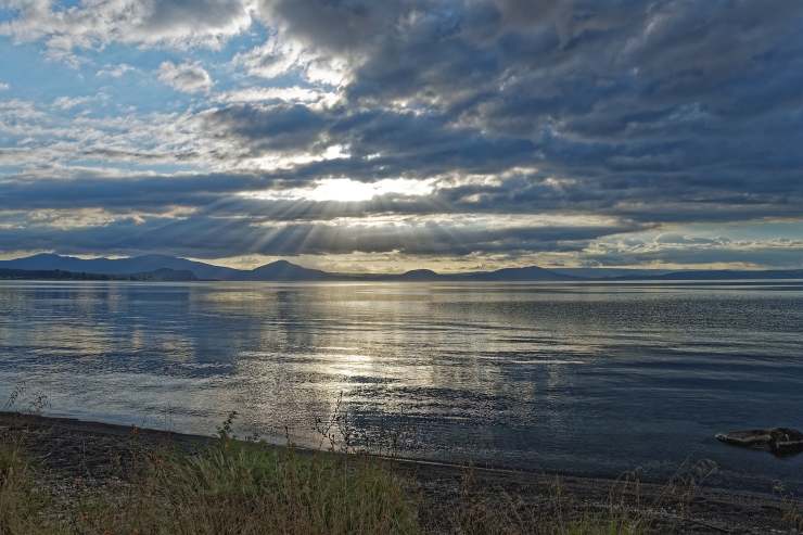 Lago Taupo in Nuova Zelanda (Pixabay foto)