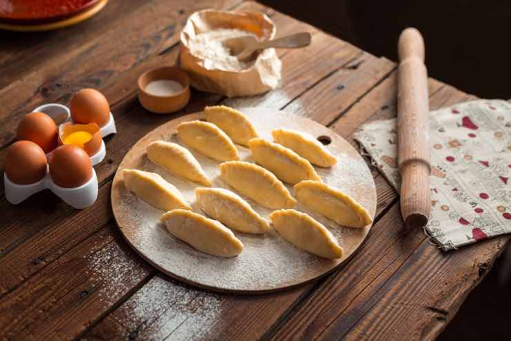 Biscotti, uova e farina