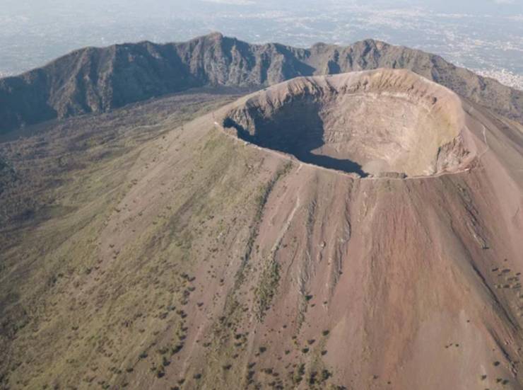 Il Vesuvio dall'alto (Depositphotos foto)