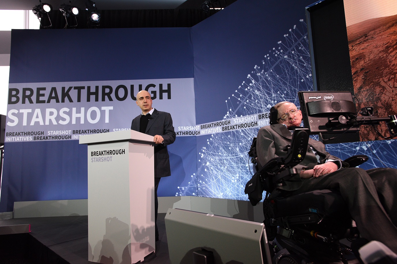 Yuri Milner And Stephen Hawking announce Breakthrough Starshot