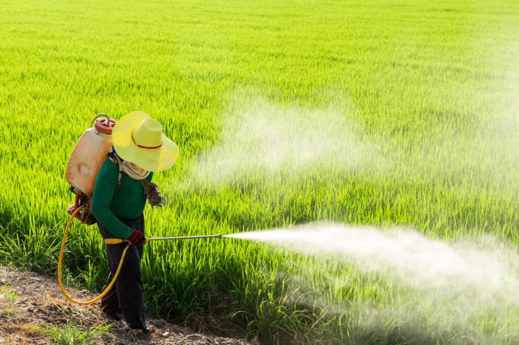 Pesticidi: armi che ci proteggono o nemici da combattere?