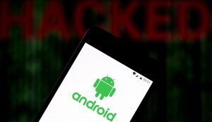 Uno smartphone con il logo Android